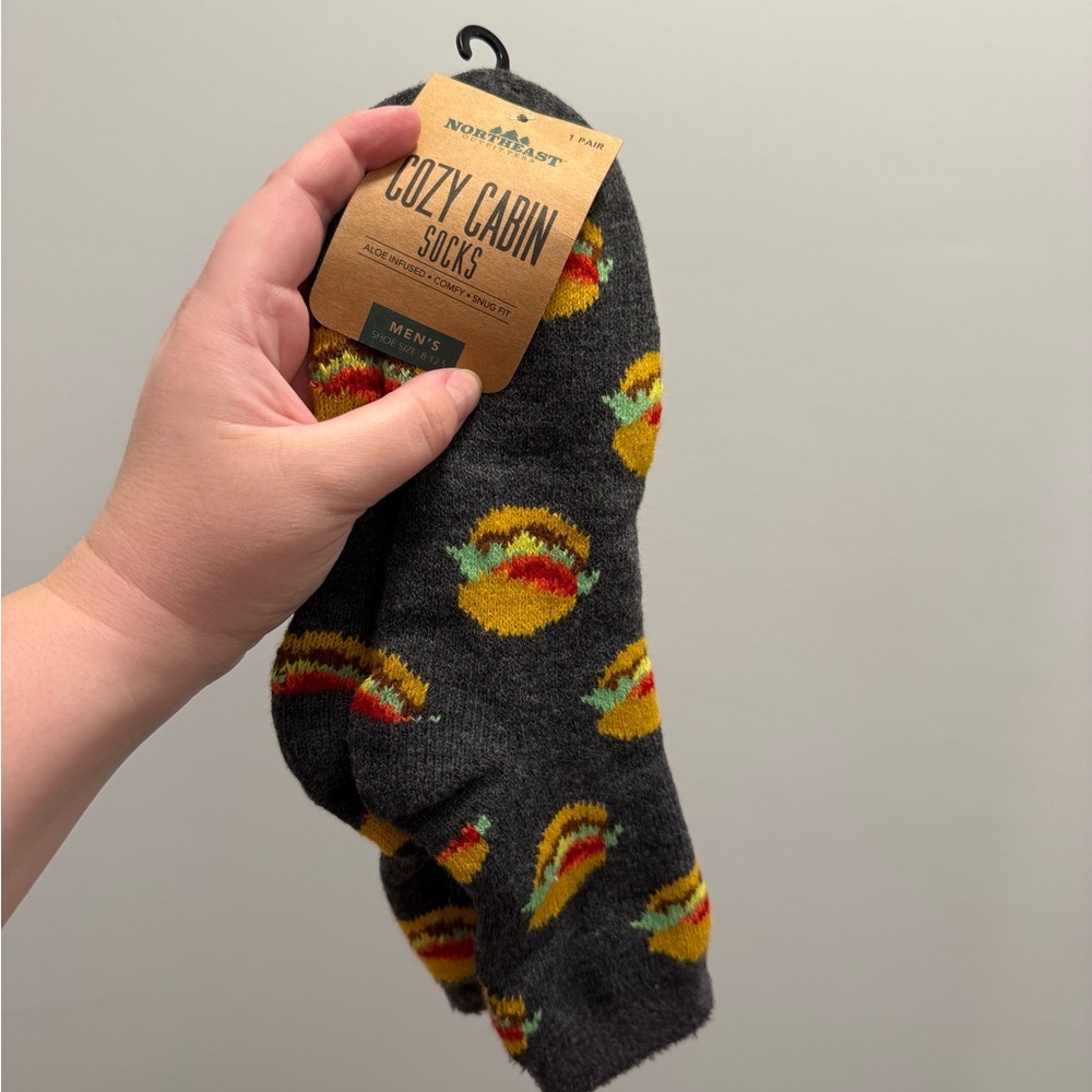 Northeast Outfitters Cozy Cabin Men's Burger Pattern Crew Socks size 8